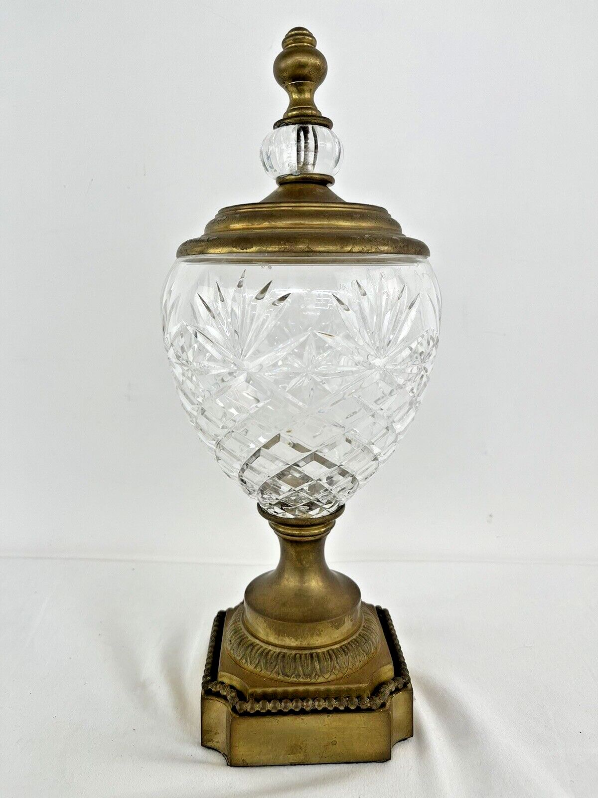 Decorative Crafts Hand-Crafted Baccarat Style Lidded Crystal Jar