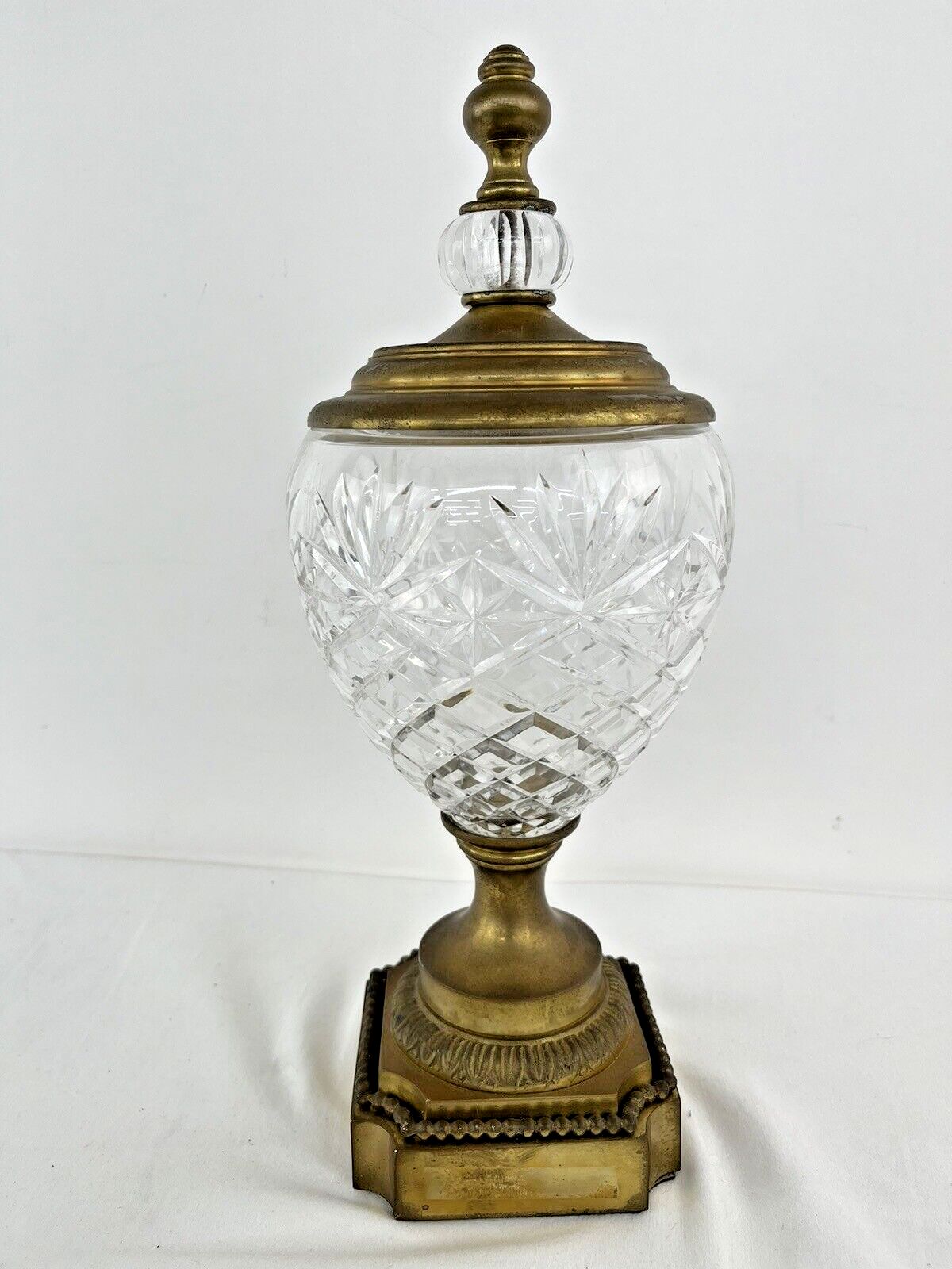 Decorative Crafts Hand-Crafted Baccarat Style Lidded Crystal Jar
